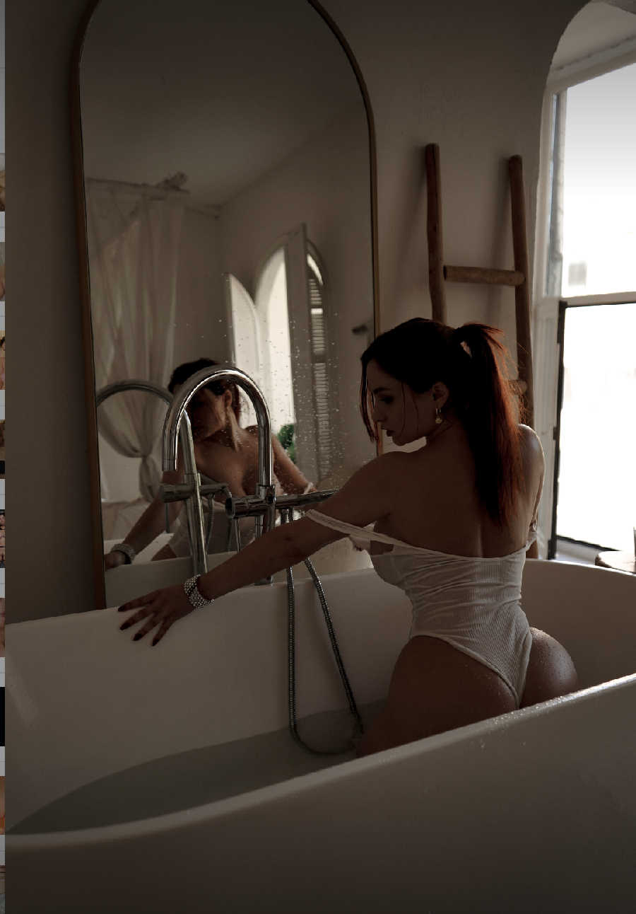 A playful frame from Miranda Faith nude — online in San Pedro Sula