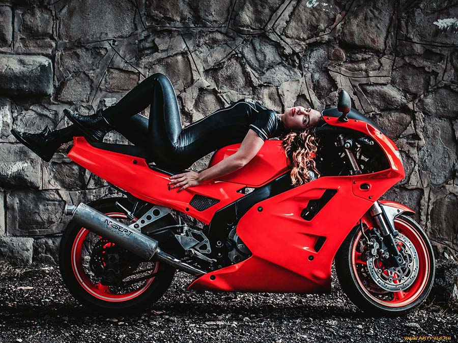 Beautiful girl Beautiful girls and motorcycles in San Pedro Sula