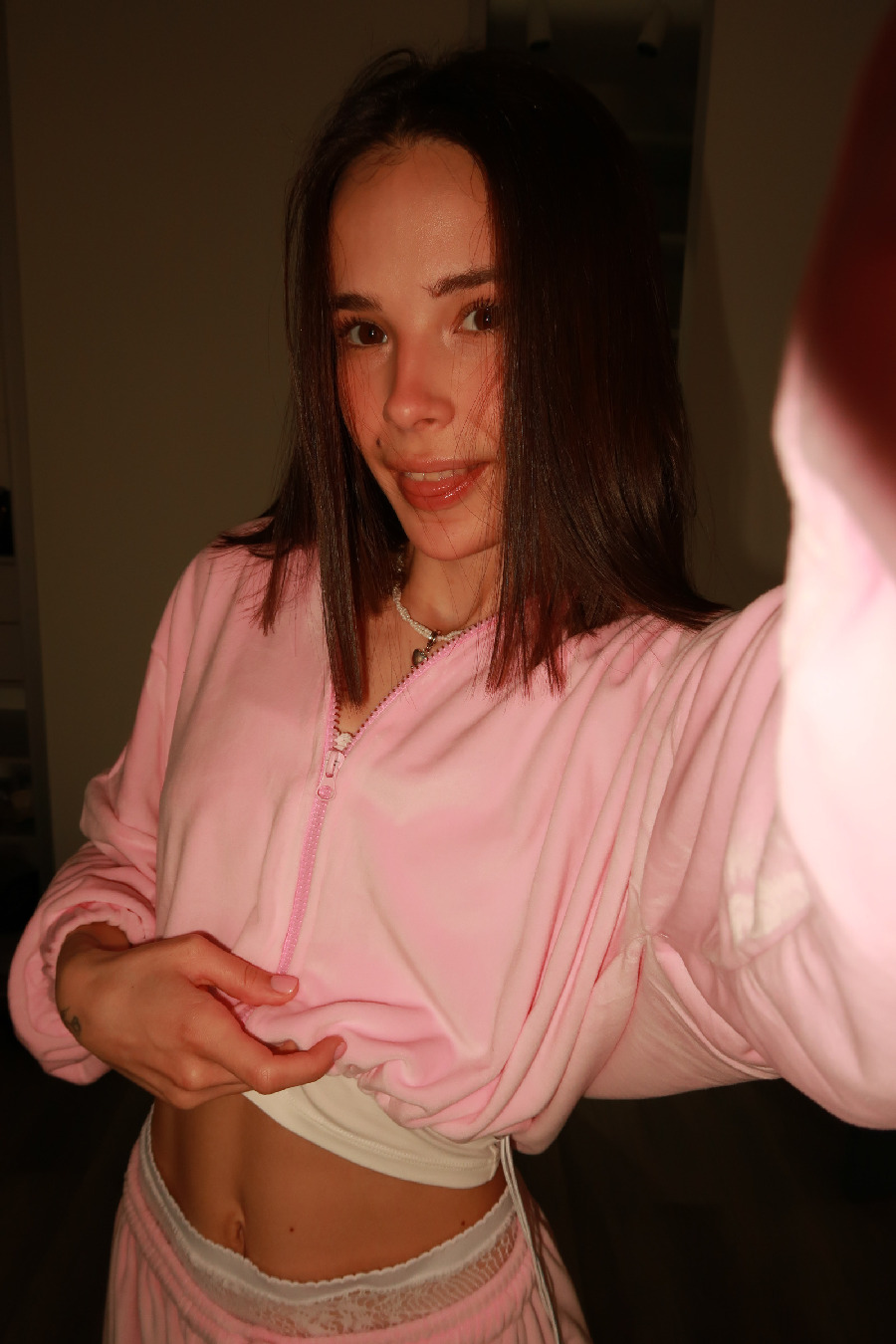 Tina brings the glow — live moments in San Pedro Sula