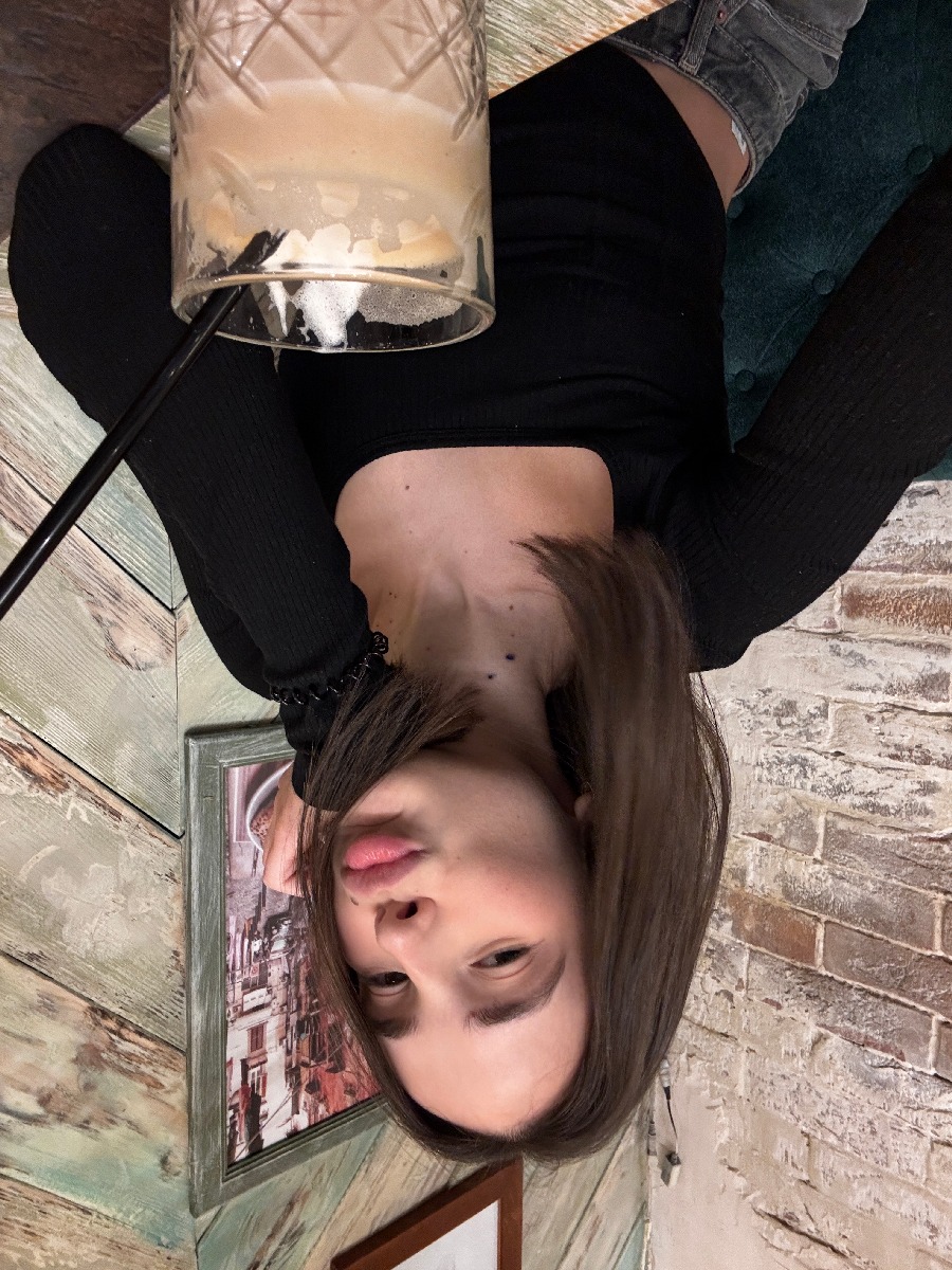 Fresh photos, fresh mood — Tina online in San Pedro Sula